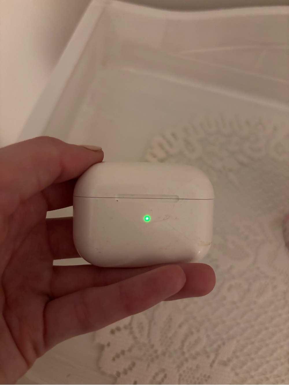 Apple AirPods Pro Wireless Charging Case - White with Green LED